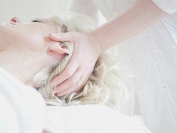 Magi i hænderne: Hvordan traditionel massage forvandler krop og sind